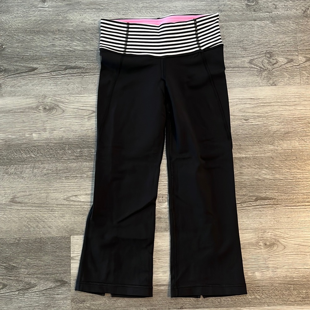 Lululemon cropped yoga pants